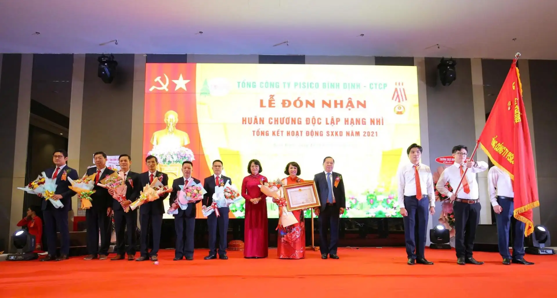 Tổng Công ty PISICO Bình Định đón nhận Huân chương Độc lập hạng Nhì